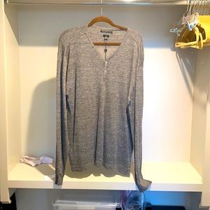 JV USA Luxe v-neck Henley